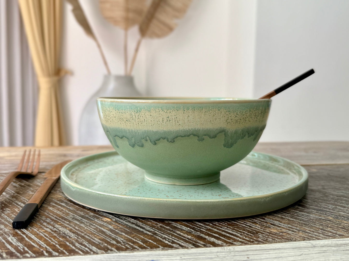 lagoon dinner plate